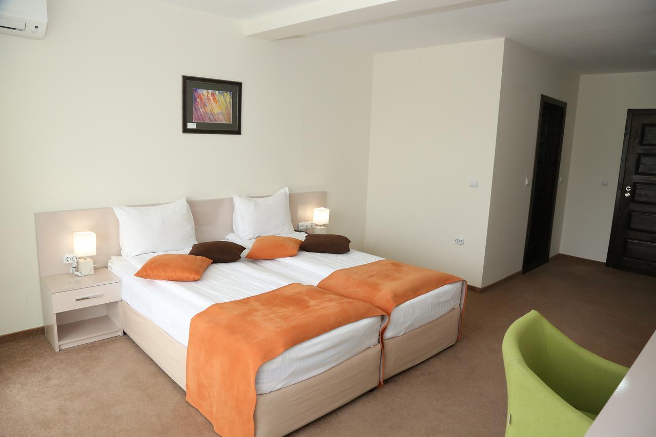 Hotel-Clinic Dr. Gechevi Paweł Banja Zewnętrze zdjęcie